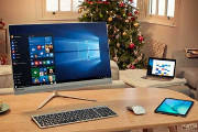 PC World desktop, laptop and tablet display